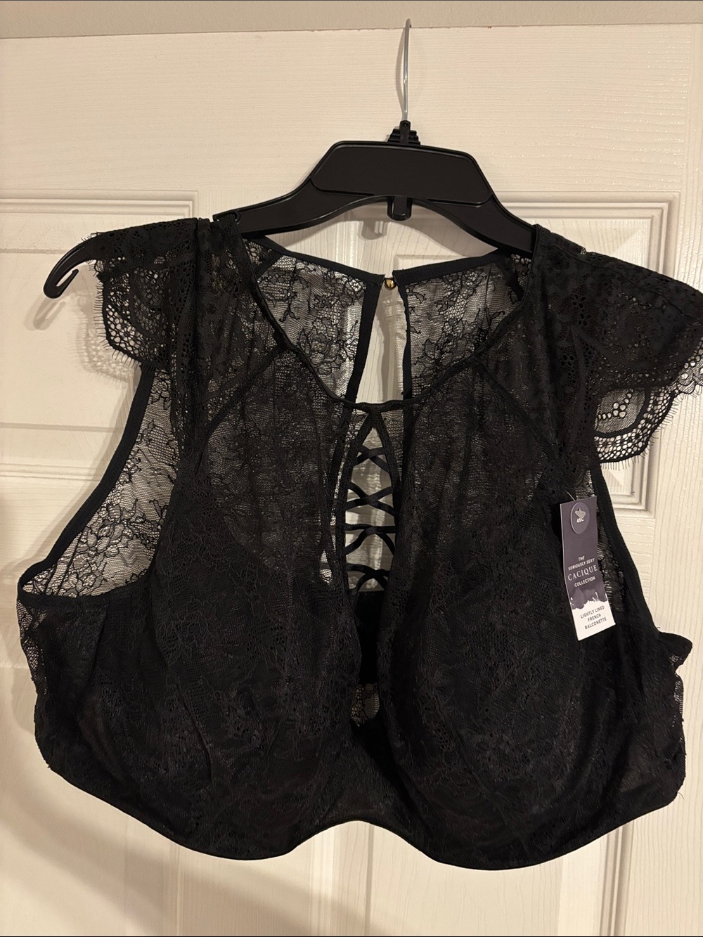 46C Black Lightly Lined French Balconette Lace Crop with Cap Sleeves | NWT 🖤